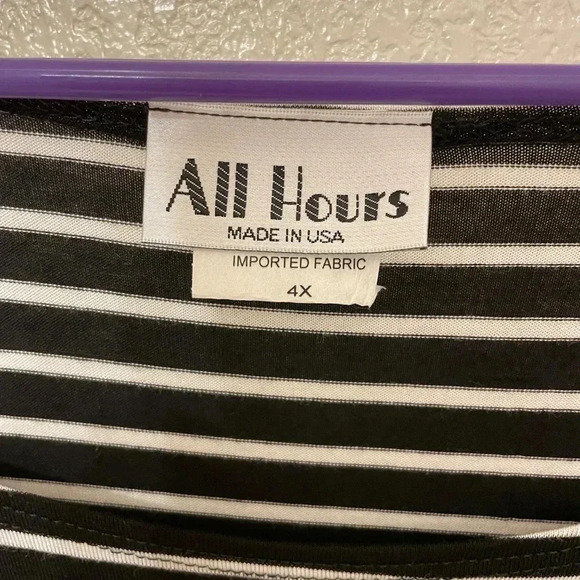 NWOT plus size 4x cotton blend long sleeve asymmetrical bodice seam black/white - Picture 3 of 6